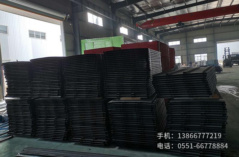 鋼架生產(chǎn)車(chē)間.4